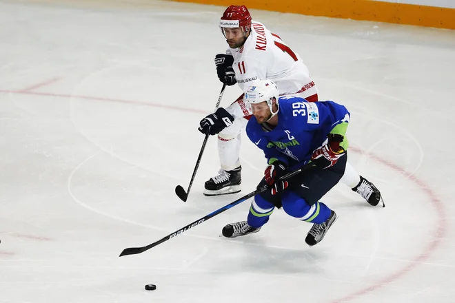 Jan Muršak, na zadnjih OI kapetan risov, bo v novi sezoni igral za Bern v švicarskem prvenstvu.