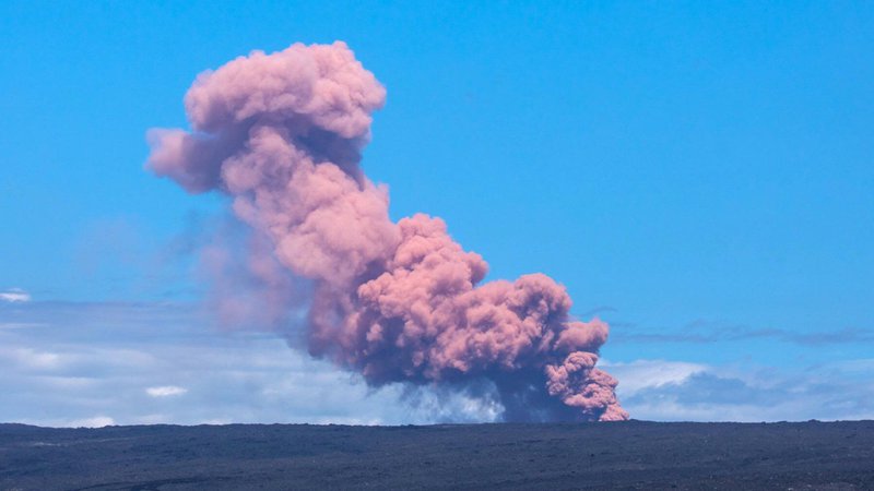 Fotografija: Vulkan Kilauea na Velikem otoku je eden od najaktivnejših vulkanov na svetu. FOTO: Reuters