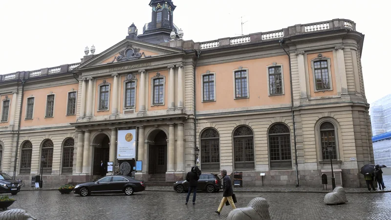 Fotografija: Odločitev je prišla po tedenskem zasedanju akademije v Stockholmu. FOTO: Fredrik Sandberg/AP