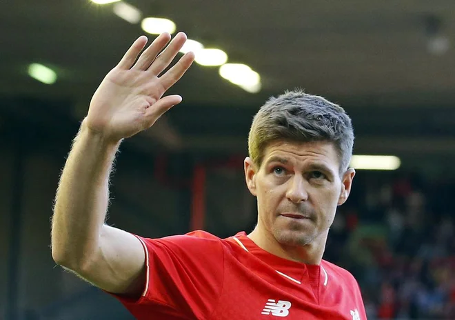 Steven Gerrard bo sedel na vročo klop Rangers. FOTO: Jon Super/Ap