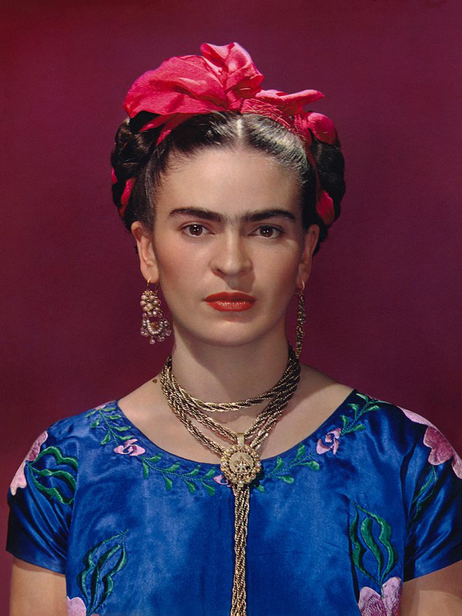 Njen modni slog, v katerem je tradicionalna mehiška oblačila kombinirala z evropsko modo, je prepoznaven še danes.