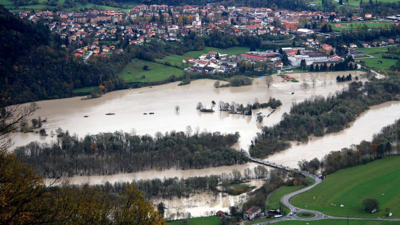 Fotografija: Poplave so leta 2012 prizadele celotno porečje Drave v Sloveniji. FOTO: Tadej Regent/Delo/
