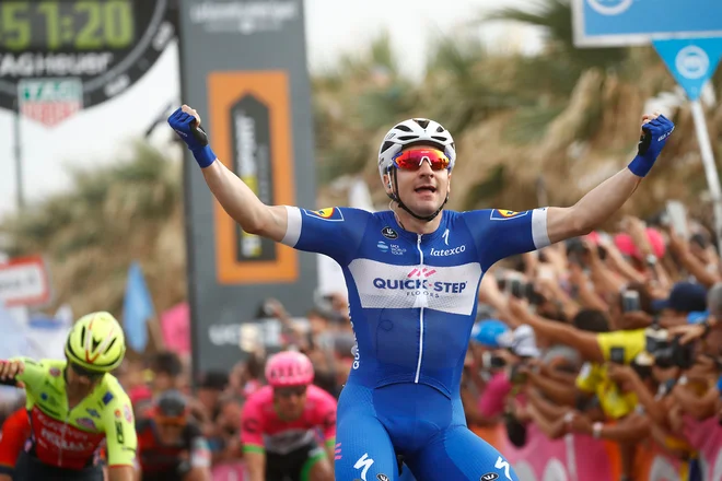 Elia Viviani je imel najmočnejše noge v ciljnem šprintu. Foto&nbsp;Luk Benies/AFP