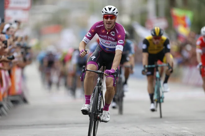 Elia Viviani je ponovil včerajšnji podvig. Foto&nbsp;Ariel Schalit/AP