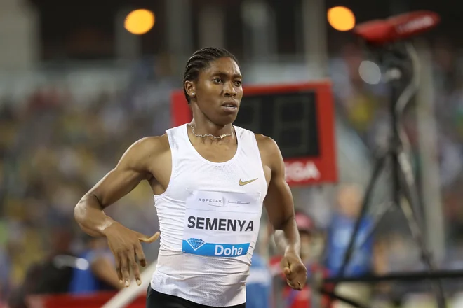 Caster Semenya si je morala pred leti že umetno zniževati raven testosterona in tedaj njeni rezultati še zdaleč niso bili tako blesteči. FOTO: Karim Jaafar/AFP