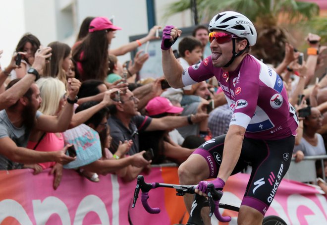 Elia Viviani je bil junak prvih dveh etap, tudi Italijan je bil navdušen nad vzdušjem v Izraelu. FOTO: Nir Keidar/Reuters