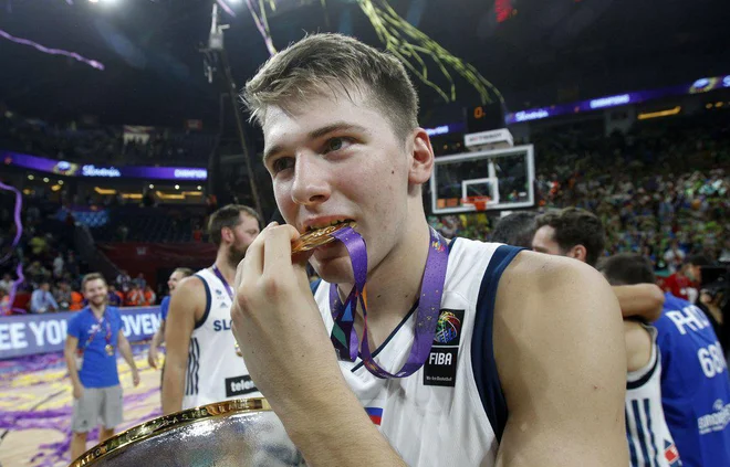Luka Dončić z zlatim odličjem FOTO: Blaž Samec