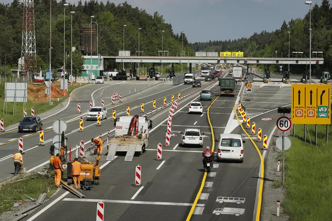 Na gorenjski avtocesti so stekla prva dela za ruitev cestninske postaje Torovo, 8. maj 2018