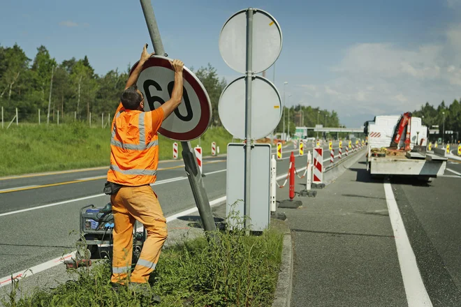 Na gorenjski avtocesti so stekla prva dela za ruitev cestninske postaje Torovo, 8. maj 2018