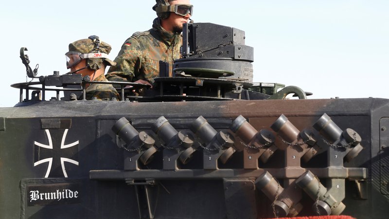 Fotografija: Seznam težav nemške vojske je dolg. Od 244 tankov Leopard 2  je lani delovalo le 105. FOTO: Reuters FOTO: Reuters/Reuters