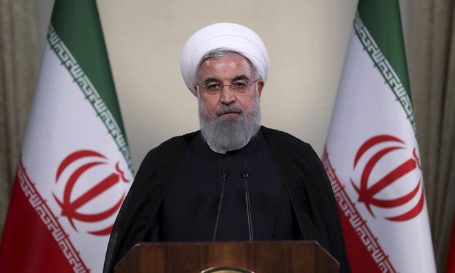 Rohani je dejal, da bi lahko Iran v odgovor na Trumpovo odločitev obnovil bogatenje urana. FOTO: AP