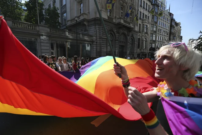 Zakon, ki ga je portugalski parlament potrdil prejšnji mesec, osebam, starejšim od 16 let, omogoča možnost pravne spremembe spola in imena brez predhodne zdravniške konzultacije. FOTO: Francois Lenoir/Reuters