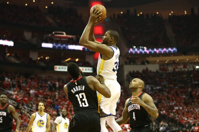 Tudi James Harden je lahko le opazoval šov Duranta. FOTO: Troy Taormina/Usa Today Sports