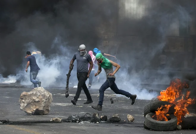 Palestinci so protestirali tudi ob 70-letnici Nakbe. FOTO: Jaafar Ashtiyeh/Afp