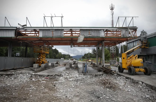 Dars med odstranjevanjem objektov ne pričakuje velike gneče. FOTO: Blaž Samec/Delo