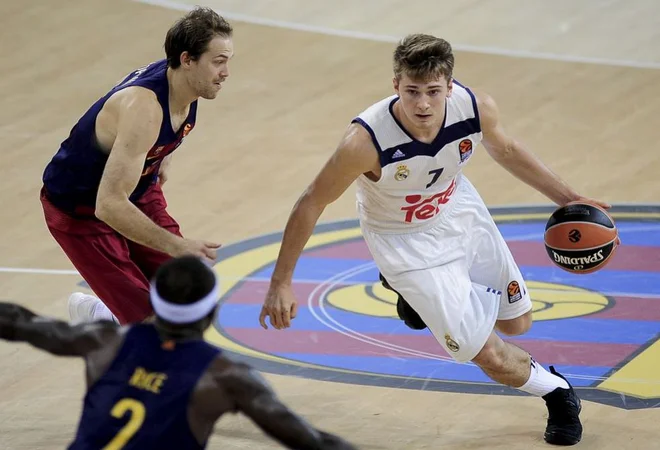 Luka Dončić bi lahko sledil Andrei Bargnaniju in postal drugi Evropejec, izbran kot prvi na naboru. FOTO: Reuters&nbsp;