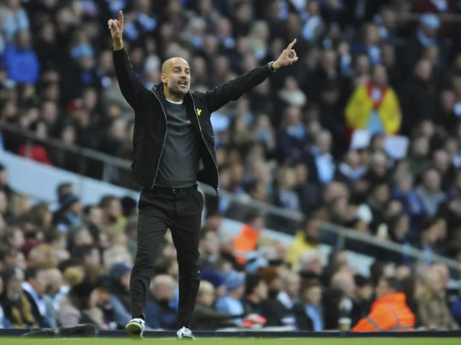 Manchester City manager Josep Guardiola reacts during the English Premier League soccer match between Manchester City and Arsenal at Etihad stadium, Manchester, England, Sunday, Nov. 5, 2017. (AP Photo/Rui Vieira) FOTO: Rui Vieira/Ap