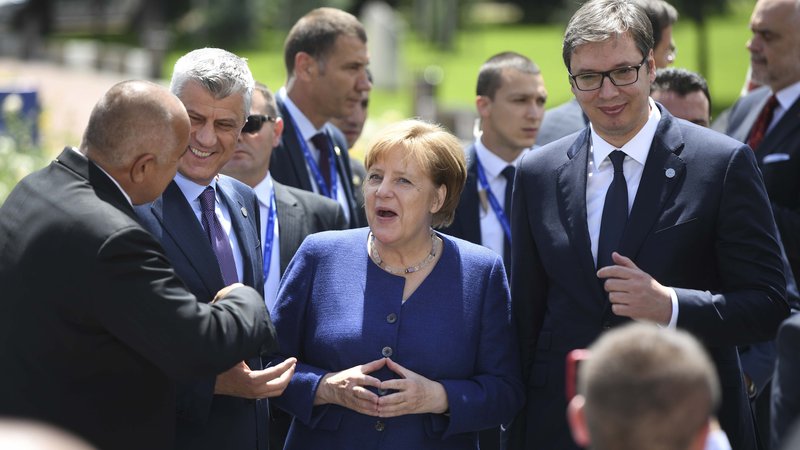 Fotografija: Glavno sporočilo vrha v Sofiji je bila potrditev evropske perspektive šestih zahodnobalkanskih partneric, ki jih je Bruselj spodbudil z novimi iniciativami za Balkan. FOTO: Vassil Donev/Reuters