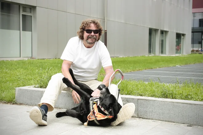 Martin in Biba, njegovo življenje.   FOTO: UROŠ HOČEVAR