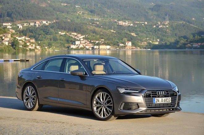 Od vseh velikih Audijevih limuzin je tržno najpomembnejši ravno audi A6. V osmi izvedbi znova tekmuje predvsem z BMW-jem serije 5 in mercedesom razreda E. FOTO: Gašper Boncelj