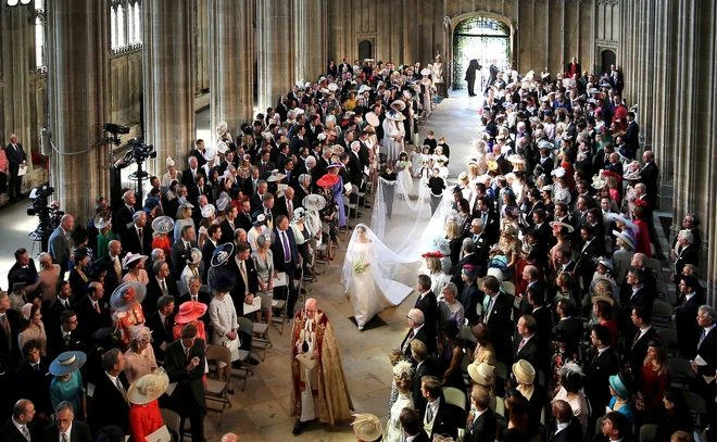 Harry in Meghan sta se poročila pred okoli 600 svati.