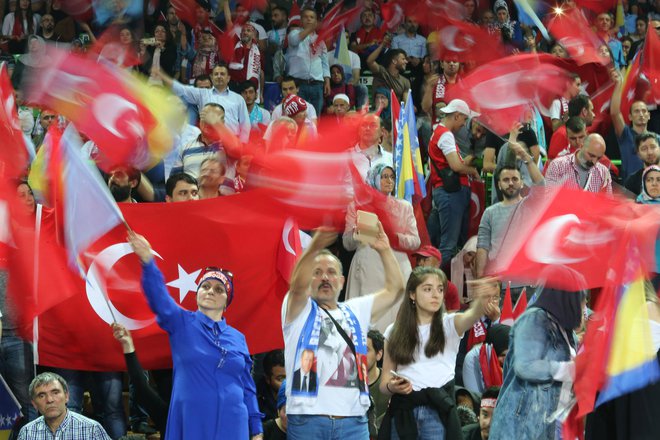 Shod unije evropskih demokratov Turčije Sarajevo 20.5.2018
[demokrati,tučija,shod]