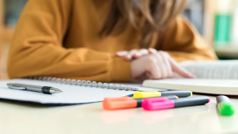 Fotografija: Pisanje in podčrtovanje v učbenikih iz učbeniškega sklada ni dovoljeno. FOTO: Guliver/thinkstock/Getty Images/istockphoto