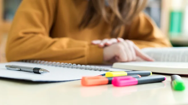 Pisanje in podčrtovanje v učbenikih iz učbeniškega sklada ni dovoljeno. FOTO: Guliver/thinkstock/Getty Images/istockphoto
