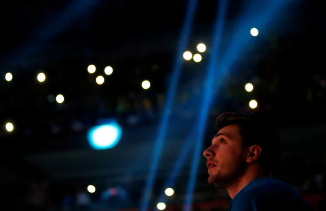 Dončić je bil prvi zvezdnik turnirja. FOTO: Alkis Konstantinidis/Reuters