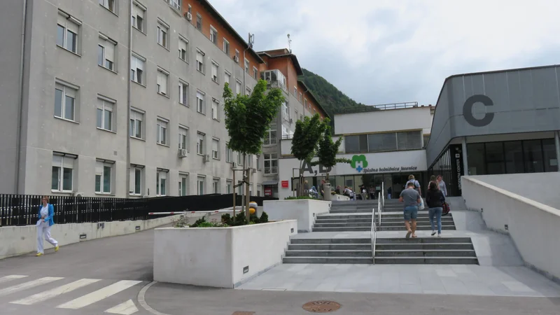 Fotografija: Splošna bolnišnica Jesenice. FOTO: Blaž Račič/Delo