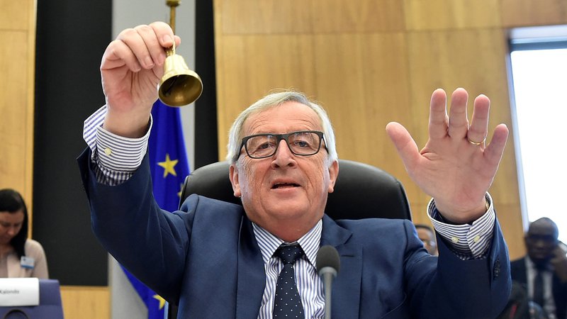 Fotografija: V evropski komisiji Jeana-Clauda Junckerja opozarjajo na negotovosti glede prihodnje zdravstvene in dolgotrajne oskrbe, predvsem z vidika stroškovne učinkovitosti, dostopnosti in kakovosti. FOTO: AFP