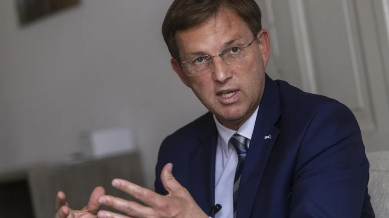 Fotografija: Miro Cerar: Bližji mi je stil vodenja, kjer se v procesu sprejemanja odločitve prisluhne različnim družbenim skupinam in političnim akterjem, potem pa je treba v realnem času sprejeti odločitev. FOTO: Voranc Vogel/Delo