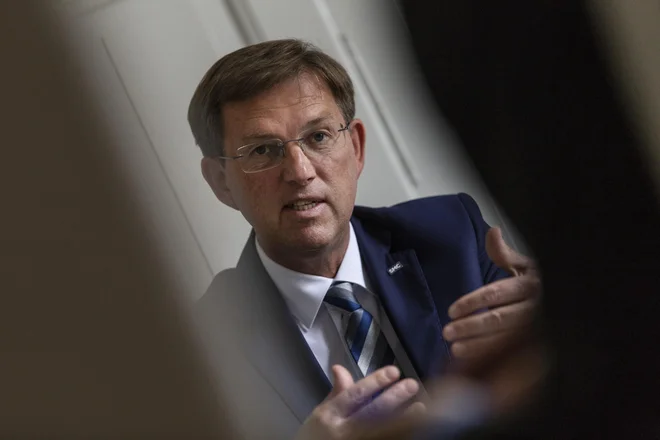 Miro Cerar: Kakršen koli prevzem mora vedno potekati zakonito in po standardih, o katerih odločajo pristojni organi. FOTO: Voranc Vogel/Delo