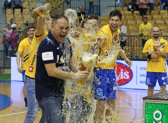 Celjski rokometaši so zmagali tudi v zadnjem kolu DP in ostajajo nepremagani v 1. SRL od 31. oktobra 2015. Foto Tadej Regent