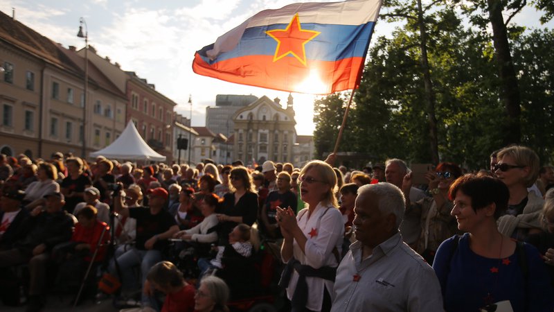 Fotografija: Prireditev "Nosil bom rdečo zvezdo" na Kongresnem trgu FOTO: Jože Suhadolnik/