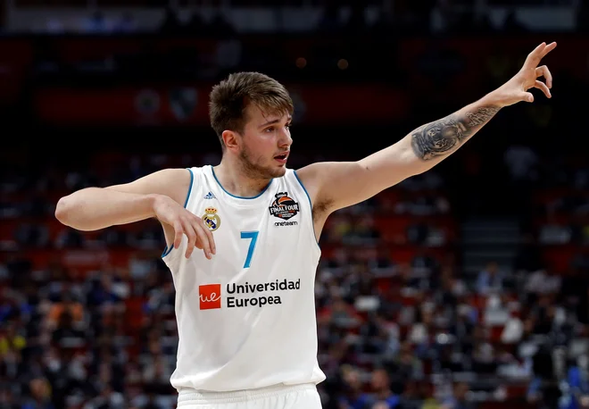 Luka Dončić dokazuje, da morajo Američani nekaj spremeniti v svojem ustroju. FOTO: Reuters