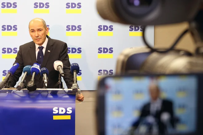 Spletne aktivnosti glasil SDS – <em>Nove24TV </em>in <em>Demokracije –</em> nakazujejo, da ta podjetja pomagajo financirati kampanjo SDS. FOTO: Blaž Samec/Delo