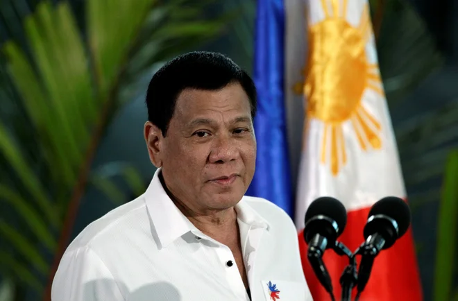 Potem ko je Rodrigo Duterte pred dvema letoma postal predsednik, si je ves čas prizadeval za približevanje in sodelovanje s Kitajsko. FOTO: Reuters