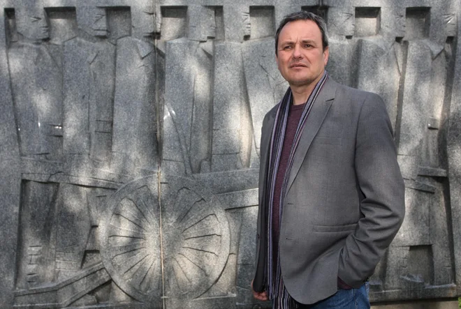 Za knjigo bo Dragan Potočnik prejel nagrado krilata želva za najboljši slovenski potopisni roman. FOTO: Tadej Regent/Delo