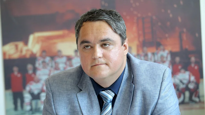Fotografija: Anže Pogačar, predsednik železarjev, temeljito razmišlja o prihodnosti kluba. Foto Roman Šipić