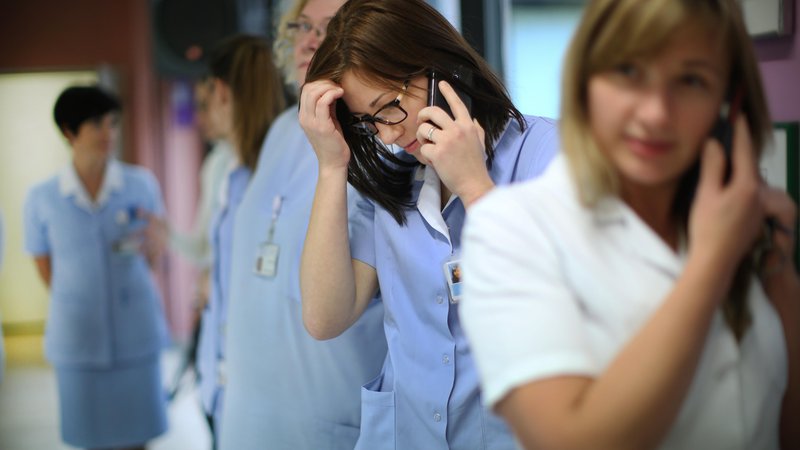 Fotografija: Medicinske sestre že od leta 2013 zahtevajo nove standarde in normative za svoje delo, prav tako niso zadovoljne z zaslužkom. FOTO: Jure Eržen