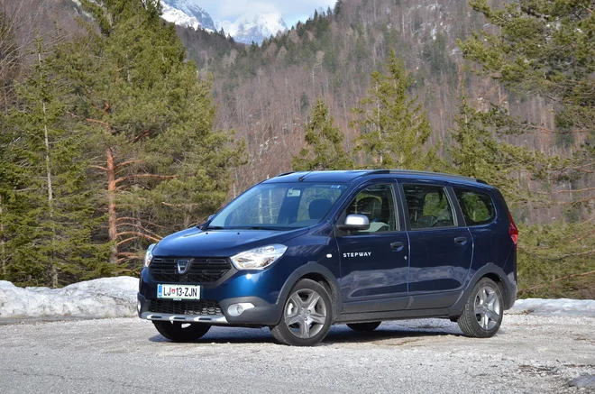 Dacia lodgy je prostoren družinski avtomobil z glavnino nujnih stvari in varčnim dizlom. FOTO: Gašper Boncelj