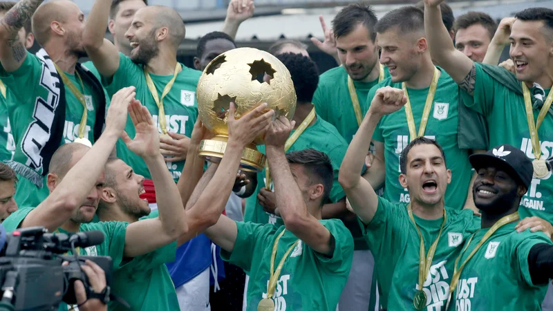 Fotografija: Ljubljančani so pokalni dodali še ligaško lovoriko. Foto Roman Šipić/Delo