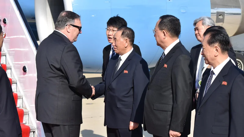 Fotografija: Mike Pompeo se je z Kim Jong Čolom srečal že, ko je bil v začetku maja v Severni Koreji. FOTO: Matthew Lee/AP