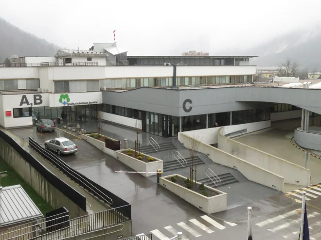 Splošna bolnišnica Jesenice.<br />
FOTO: Blaž Račič/Delo