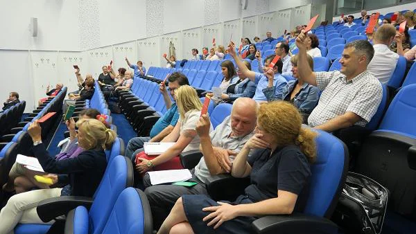 Fotografija: Seja Skupščine. FOTO: Brigite Ferlič Žgajnar