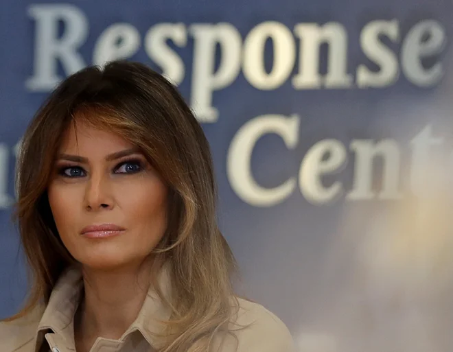 Kritike prihajajo iz vsega sveta, tragične podobe otrok pa so opazili tudi nekateri republikanci. Med njimi nekdanja prva dama ZDA Laura Bush in tudi sedanja Melania Trump. FOTO: Carlos Barria/Reuters