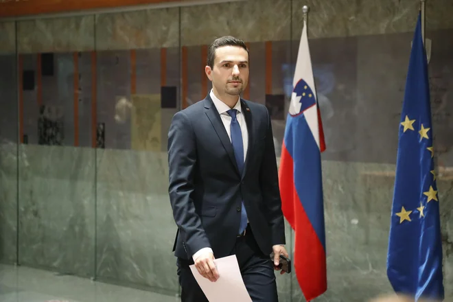 Matej Tonin je prevzel vodenje državnega zbora, a kot kaže, le začasno. FOTO: Leon Vidic/Delo