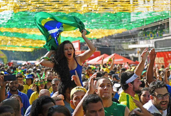 Brazilske zmage so se razveselile tudi množice v Riu. Foto Carl De Souza/AFP