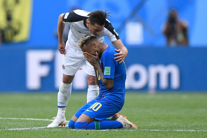 Neymar je po koncu dvoboja točil solze sreče. Foto Gabriel Bouys/AFP